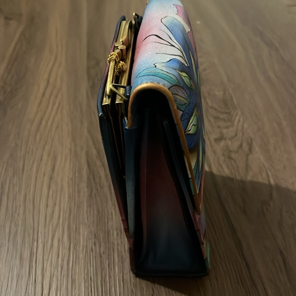 NEW with tags Anuschka beautiful floral purse. - Picture 2 of 8